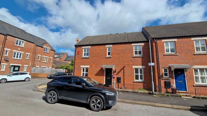 4 Bedroom Semi-Detached House To Rent In Priory Park, Taunton, TA1