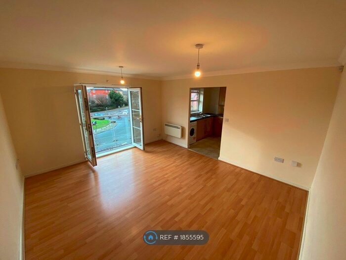 2 Bedroom Flat To Rent In Heol Cilffrydd, Barry, CF63