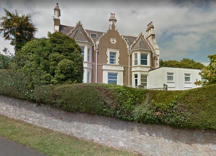 2 Bedroom Flat To Rent In Higher Warberry Road, Torquay, TQ1