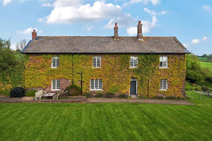 5 Bedroom Semi-Detached House For Sale In Crediton, EX17