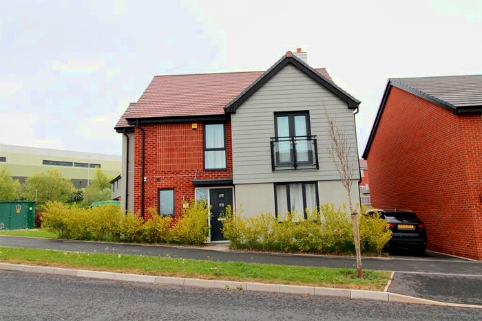 4 Bedroom Property To Rent In Skelhorn Avenue, Rugby, CV23