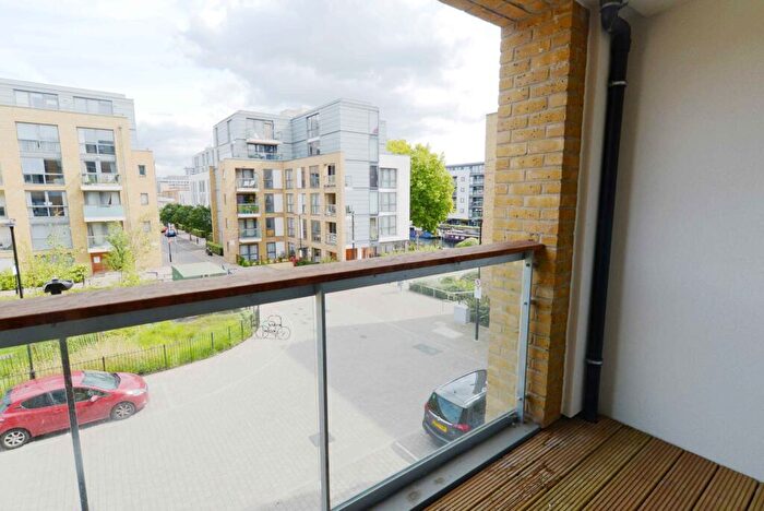 1 Bedroom Flat To Rent In Canalside Square, London, N1