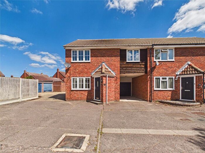 3 Bedroom Semi-Detached House To Rent In Roach Vale, Colchester, CO4