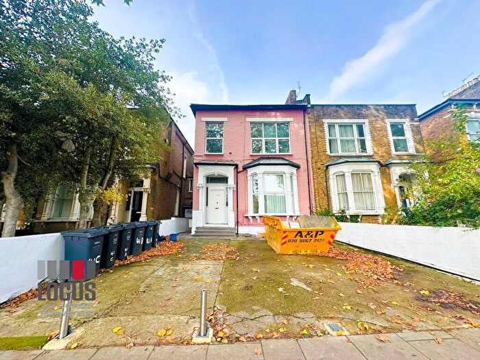 2 Bedroom Flat To Rent In Cazenove Road, London, N16
