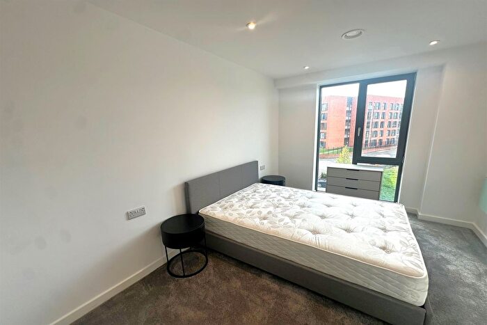 2 Bedroom Flat To Rent In Derwent Street, Salford, M5