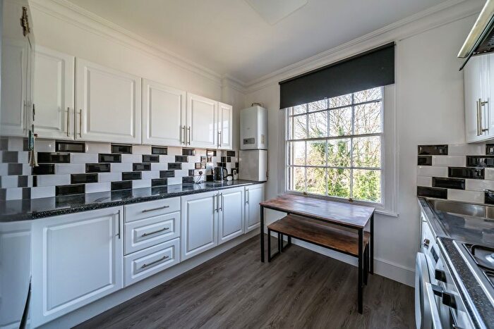 4 Bedroom Flat To Rent In Streatham Hill, London, SW2