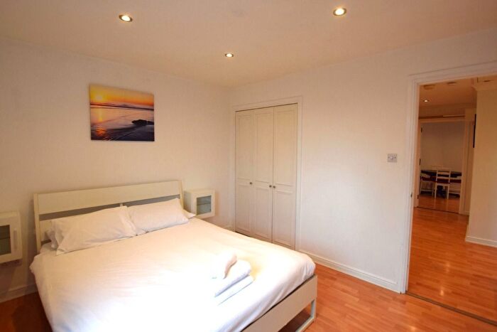 2 Bedroom Flat To Rent In Broughton Road, Broughton, Edinburgh, EH7