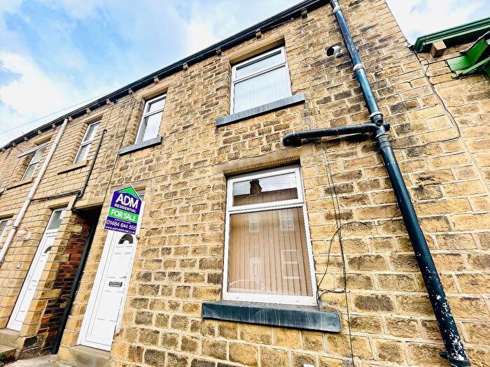 2 Bedroom Terraced House For Sale In George Street, Milnsbridge, Huddersfield, HD3