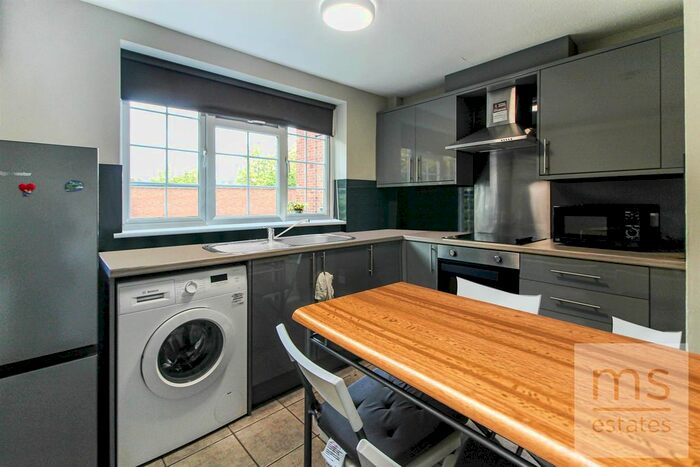 2 Bedroom Flat To Rent In Derby Road, Lenton, Nottingham, NG7