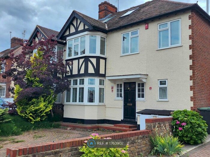 5 Bedroom Semi-Detached House To Rent In Church Hill, London, N21