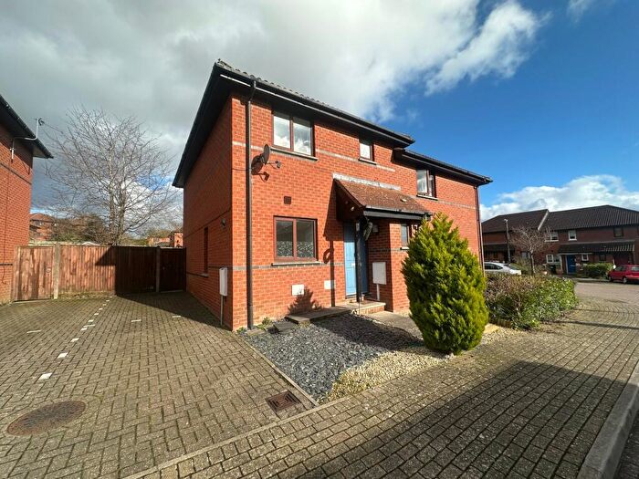 3 Bedroom Semi-Detached House To Rent In Fossey Close, Shenley Brook End, Milton Keynes, MK5