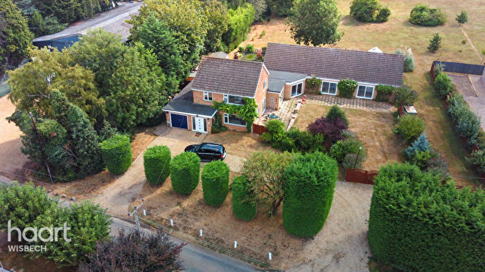 4 Bedroom Detached House For Sale In Fendyke Lane, Gorefield, PE13