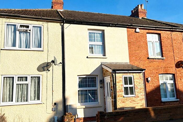 3 Bedroom Terraced House For Sale In Hythe Park Road, Egham, Surrey, TW20