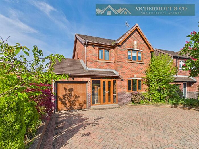 4 Bedroom Detached House For Sale In Farmstead Close, Woodhouses Village, Failsworth, M35