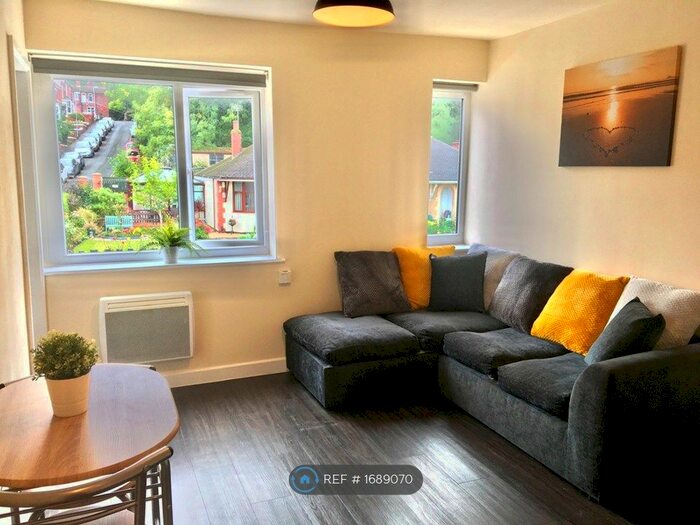 1 Bedroom Flat To Rent In The Avenue, Kidsgrove, Stoke-On-Trent, ST7