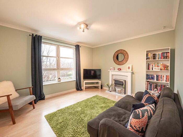 2 Bedroom Flat To Rent In Blandfield, Edinburgh, EH7