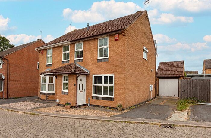 3 Bedroom Semi-Detached House For Sale In Warner Close, Whetstone, Leicester, LE8