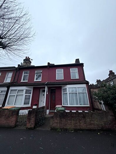 3 Bedroom End Terrace House To Rent In Landseer Avenue, London, E12