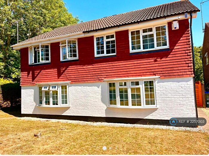 3 Bedroom Semi-Detached House To Rent In Greenway Walk, Buckingham, MK18