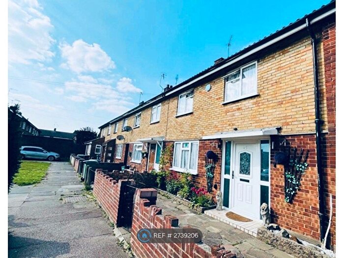 3 Bedroom Terraced House To Rent In Lea Bushes, Watford, WD25
