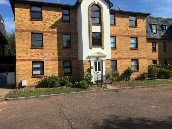 2 Bedroom Flat To Rent In Stort Road, Bishop's Stortford, CM23