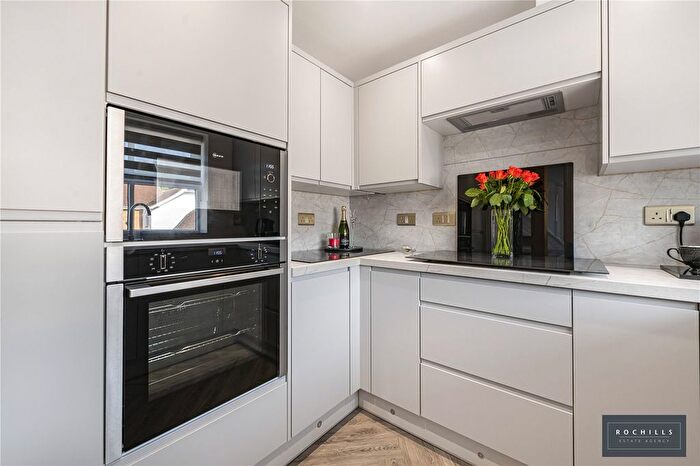 3 Bedroom End Terrace House For Sale In Lyster Mews, Cobham, Surrey, KT11