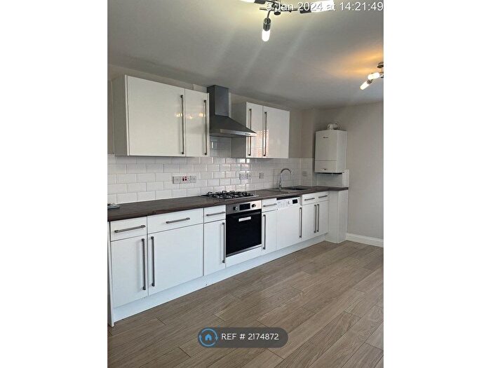 1 Bedroom Flat To Rent In Fountain Mill, Bristol, BS5