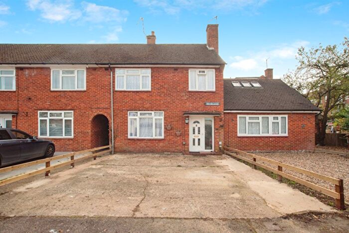 3 Bedroom End Of Terrace House For Sale In Otley Way, Watford, WD19