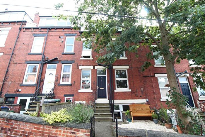 3 Bedroom Terraced House For Sale In Norman Row, Leeds, LS5