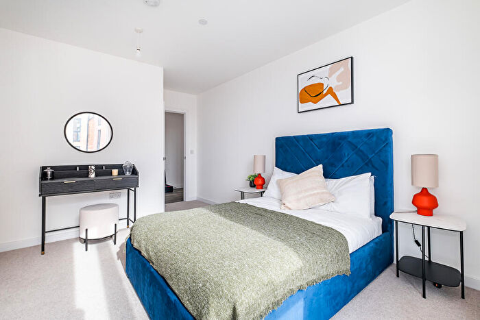 2 Bedroom Flat For Sale In Copeland Road, London, SE15