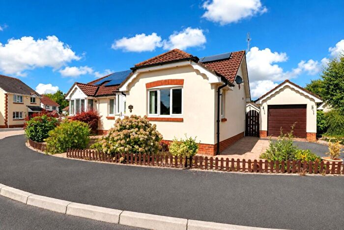 3 Bedroom Bungalow For Sale In Rooks Close, Roundswell, Barnstaple, Devon, EX31