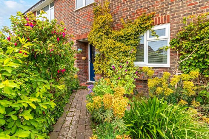 2 Bedroom Flat For Sale In Cecil Road, Lancing, BN15
