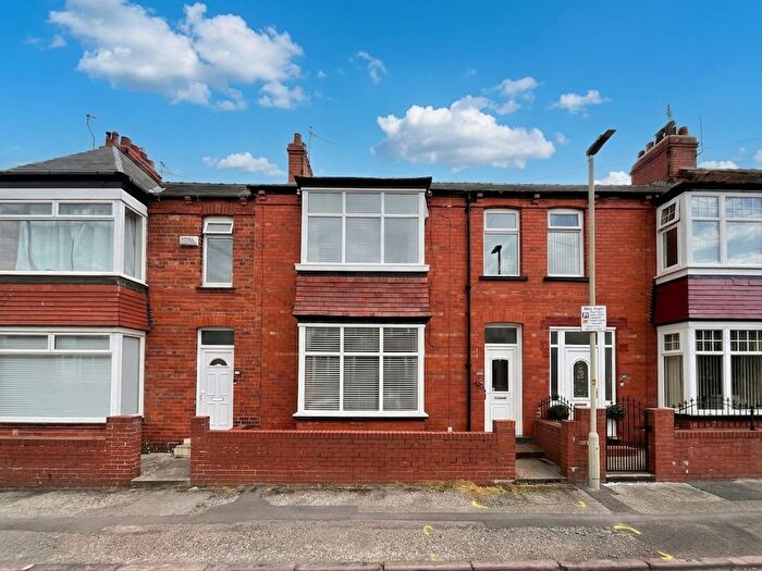 3 Bedroom Terraced House For Sale In Oakville Avenue, Scarborough, YO12