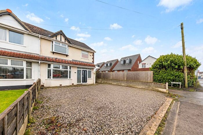 3 Bedroom Semi-Detached House For Sale In Newton Road, Lowton, WA3
