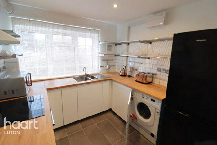 1 Bedroom Flat To Rent In Hitchin Road, Luton, LU2