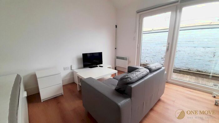 1 Bedroom Studio To Rent In Bexley Square, Salford, M3