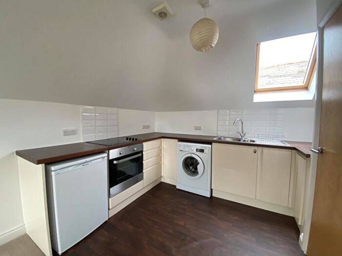 1 Bedroom Flat To Rent In Holdenhurst Rd, Springbourne, BH8