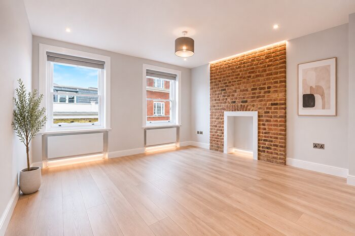 2 Bedroom Flat To Rent In Marylebone High Street, W1U