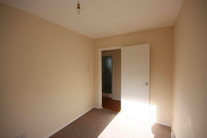 2 Bedroom Apartment To Rent In Warren Road, Guildford, GU1