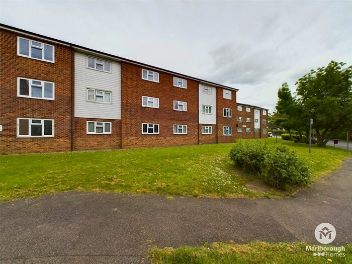 2 Bedroom Flat To Rent In Redden Court Road, Romford, Essex, RM3
