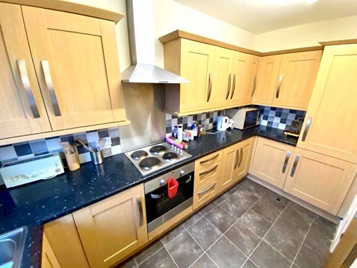 2 Bedroom Flat To Rent In Broomspring Close, Broomhall, S3