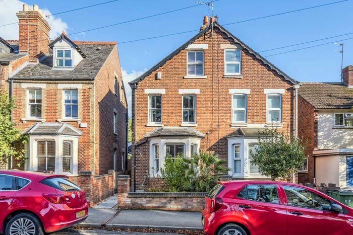 3 Bedroom Semi-Detached House To Rent In Junction Road, East Oxford, OX4