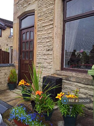 2 Bedroom End Of Terrace House To Rent In Bleak Street, Gomersal, BD19
