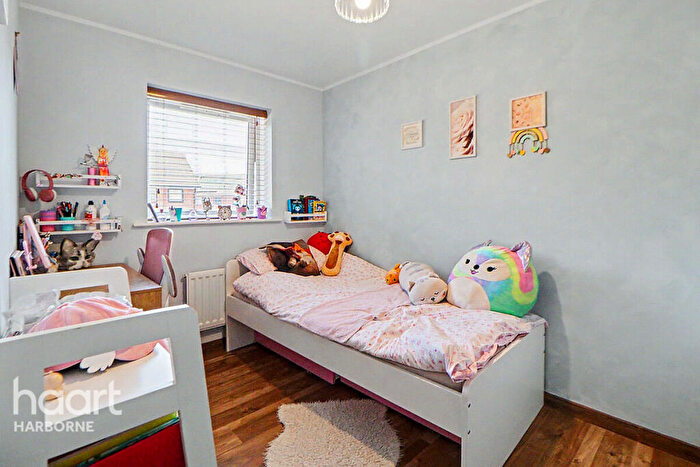 3 Bedroom Semi Detached House For Sale In Dimmingsdale Bank, Birmingham, B32