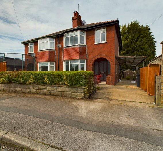 3 Bedroom Semi-Detached House To Rent In Roberts Crescent, Harrogate, HG1