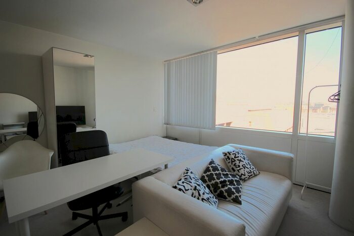Studio To Rent In One Park West, Strand Street, Liverpool, Merseyside, L1