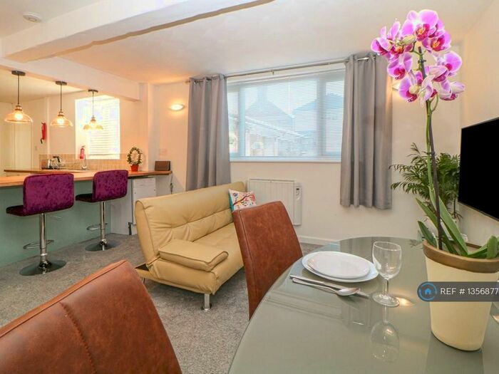 2 Bedroom Flat To Rent In St. Leonards Road, Weymouth, DT4