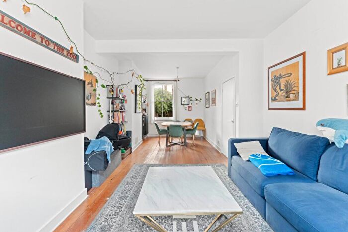 2 Bedroom Terraced House To Rent In Wellington Row, St Leonard Shoreditch, E2