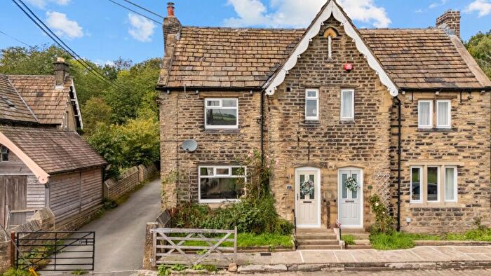 2 Bedroom Cottage For Sale In Heys Helme, Meltham, Holmfirth, HD9