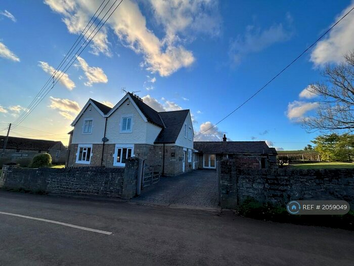 4 Bedroom Semi-Detached House To Rent In The Hill, Whaley, NG20